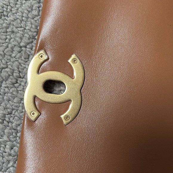 Chanel 19 caramel bag - Picture 12 of 16